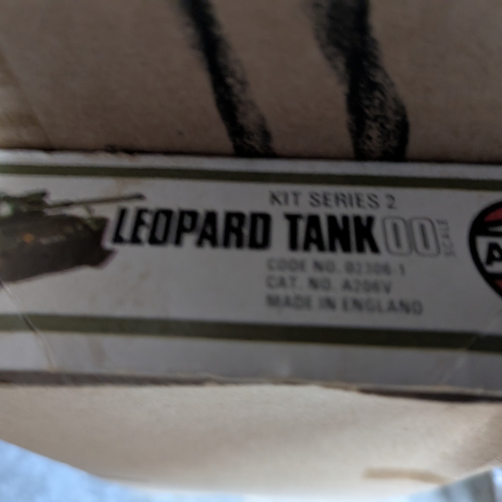 Sheridan Tank Model Kit - Green - Picture 4 of 6